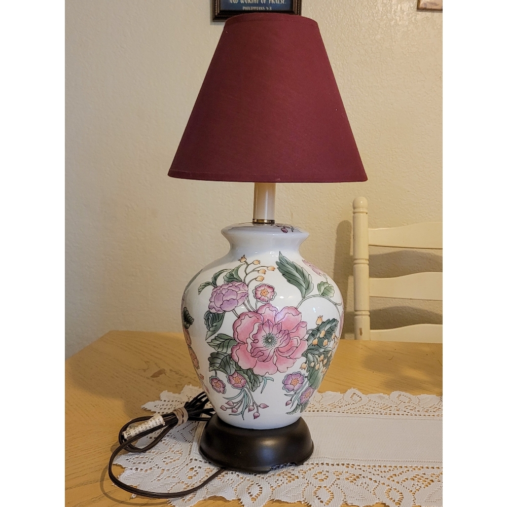 Beautiful Asian inspired pink floral lamp